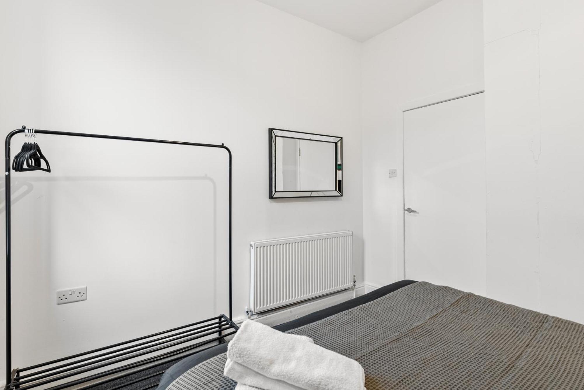 Апартаменти 20 Percent Off! Stylish Sheffield Abode Sleeps 12 Екстер'єр фото